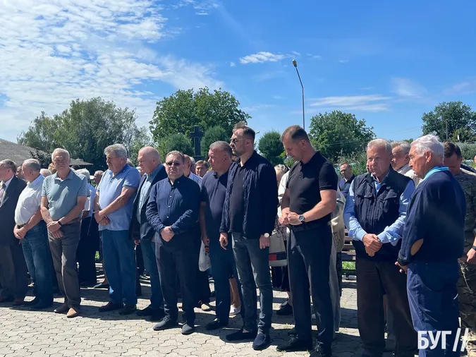 Очолював місто 20 років: Володимир попрощався з Петром Саганюком (фото)