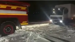Біля Луцька вантажівка потрапила в сніговий замет (відео)