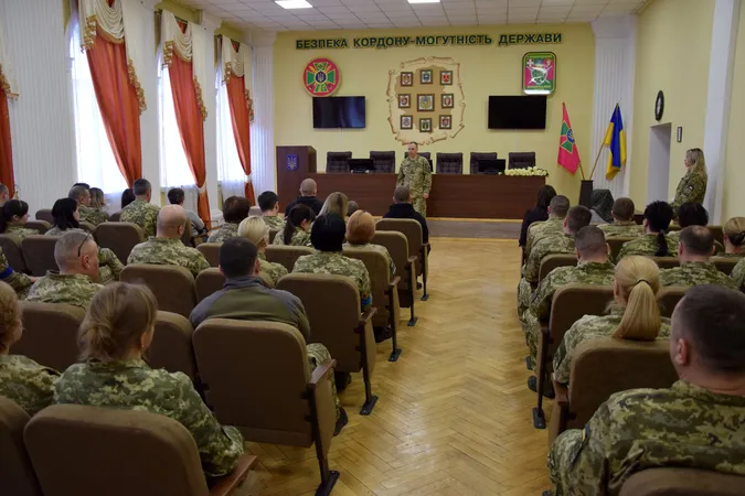 У Луцьку рідним загиблих прикордонників вручили їхні нагороди (фото)