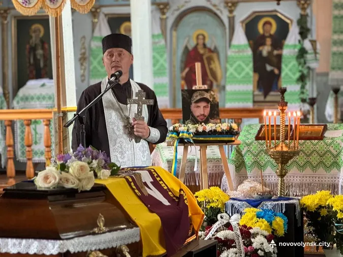 Майже три роки невідомості: на Волині попрощалися з Героєм Олександром Обабком (фото)