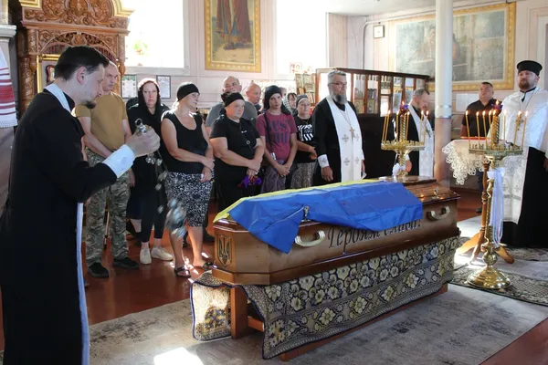 На Волині попрощалися із загиблим кулеметником Павлом Манюхіним (фото)