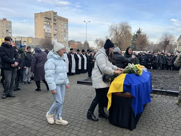 Пів року вважався зниклим: Ковель попрощався з полеглим захисником Юрієм Данилюком (фото)