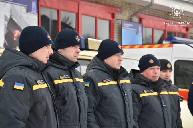 Волинські рятувальники поїхали розміновувати Харківщину та Донеччину