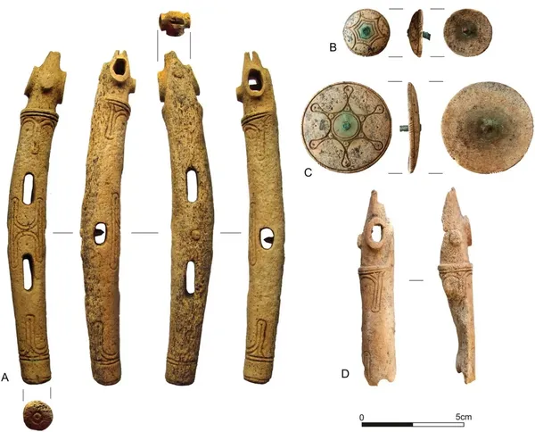 Елементи збруї першого коня. Przemyslaw Makarowicz et al. / Journal of Field Archaeology, 2022