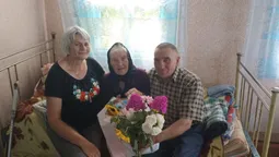 92 роки життєвої мудрості: у селі на Волині вітали довгожительку