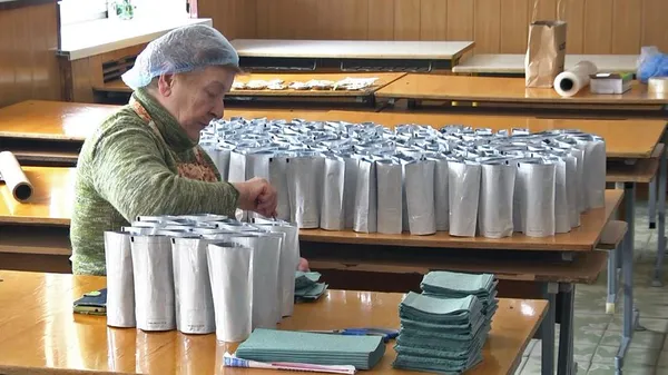 Лучани готують для військових на фронт козацьку страву (фото, відео)