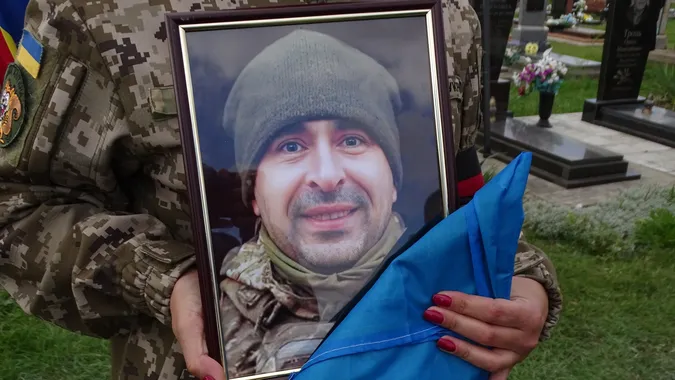 Вважався зниклим безвісти: на Волині попрощалися з воїном Михайлом Ткачуком (фото)