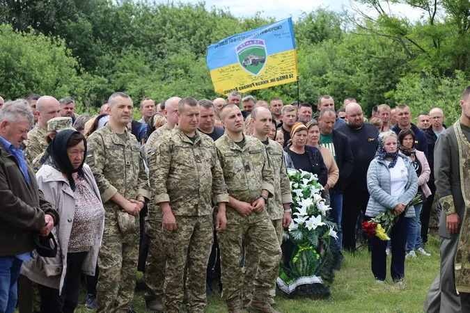 У громаді на Волині попрощалися із загиблим бійцем Василем Сущиком (фото)