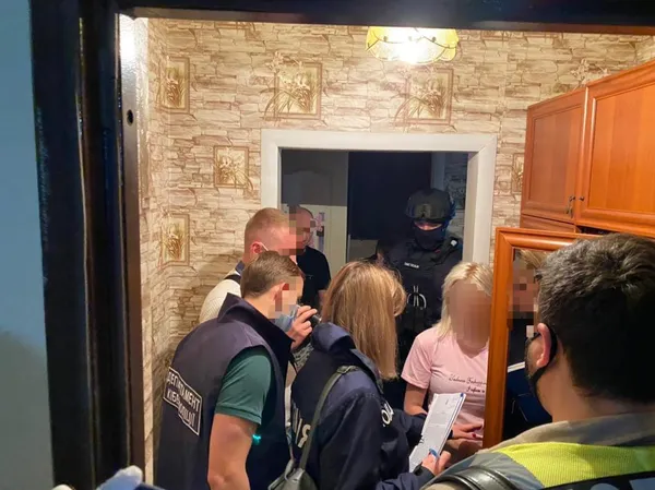 У Києві жінки розбещували своїх дітей і знімали з ними порно