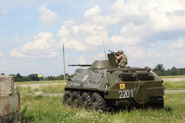 Заручники на луцькому аеродромі: відбулися антитерористичні навчання (відео, фото)
