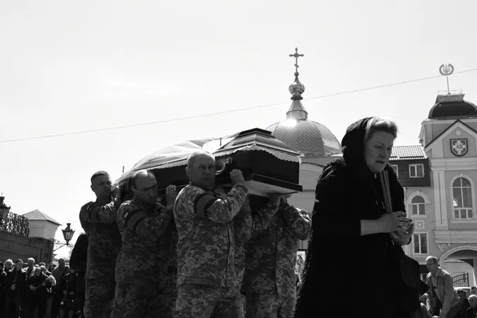 Луцьк попрощався з двома загиблими на Донеччині бійцями (фото)