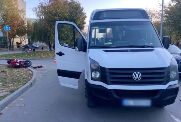 На Ковельщині сталися дві ДТП з постраждалими: травмувалися водії мотоцикла та легковика (фото)