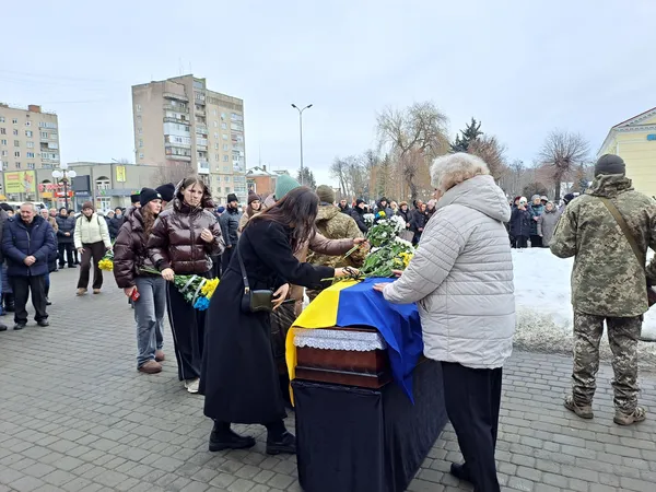 Перший бій став останнім: у Ковелі поховали воїна Ярослава Лукашука (фото)