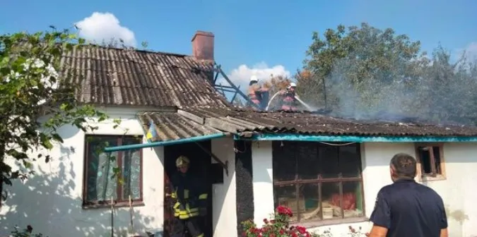 У селі на Волині загорівся житловий будинок