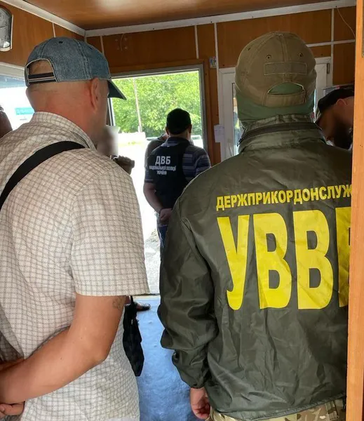 На Волині двоє чоловіків хотіли перейти кордон за $3000 (фото, відео)