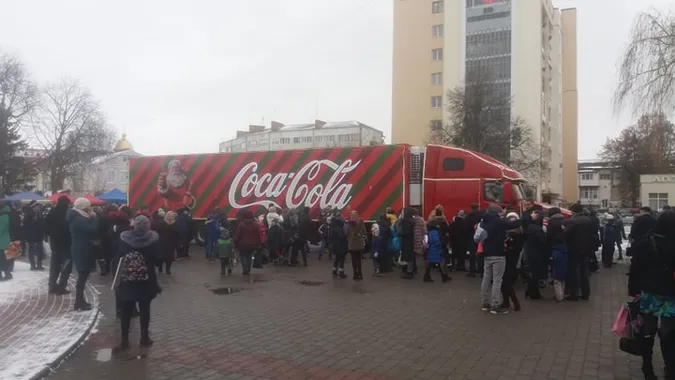 Святкова фура Coca-Cola вже в Луцьку (фото, відео)