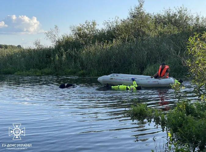 На Волині з річки витягнули тіло 70-річного чоловіка (фото)