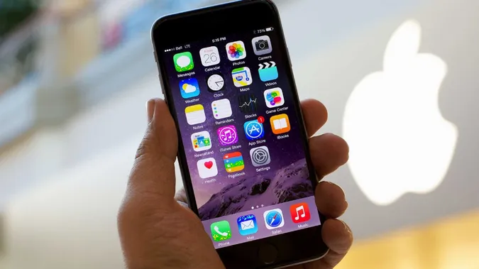 Як продавці «чорних» iPhone  наживаються на українцях