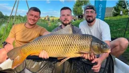 266 кілограмів за 48 годин: рибалки з Луцька встановили рекорд і виграли турнір з ловлі коропа (фото)