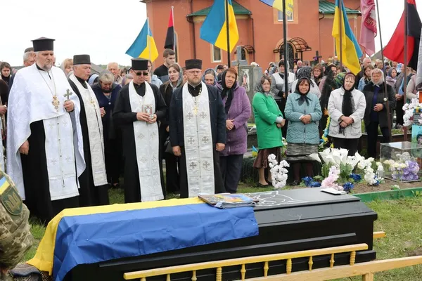 На Горохівщині попрощались з 52-річним воїном Леонідом Клехою