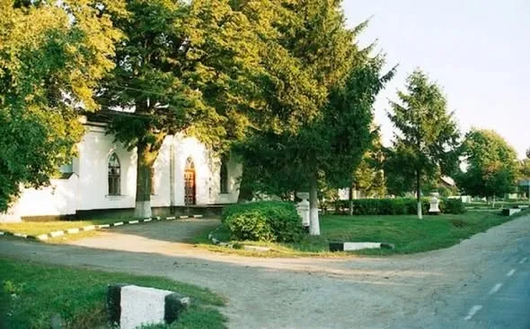 Неподалік Луцька збереглася унікальна поштова станція XIX століття (фото)