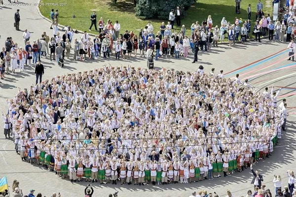Вишиваний Луцьк з пташиної висоти (фото) 