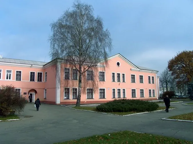 Готові платити учетверо більше: нововолинській лікарні бракує медсестер і санітарок