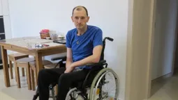Після важкого поранення та інсульту: ветерану з Волині допомогли з електрокріслом (фото)
