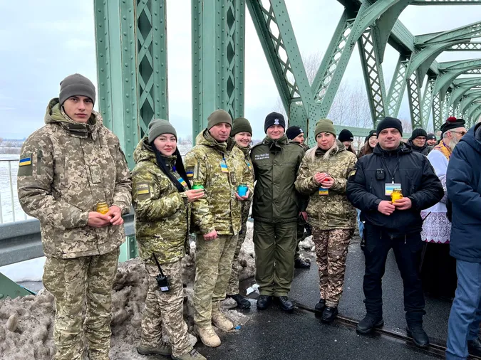 В Устилузі зустріли Вифлеємський вогонь миру (фото)
