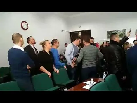 Муніципали силою відбирали у депутата Данильчука музичну колонку (відео, оновлено)