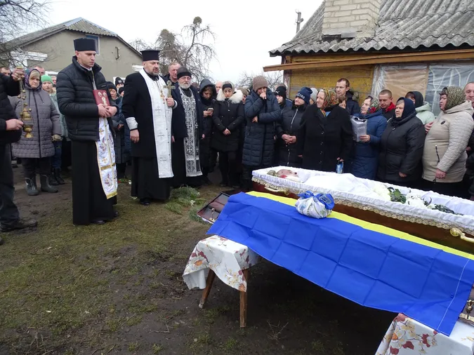 На Волині попрощалися із загиблим захисником Олександром Чипчеруком (фото)