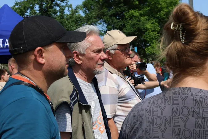 У Луцьку після жахливої нічної атаки вибило тисячі вікон