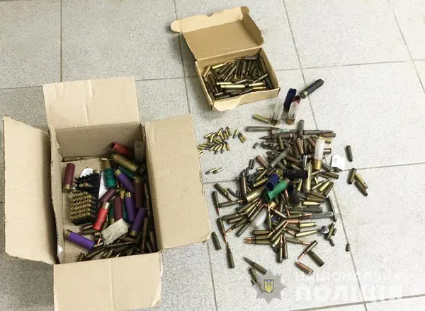 Пістолети, гвинтівки, ножі: на Волині переплавили на брухт зброю (фото)