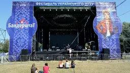 У Луцьку стартував ювілейний 10-ий "Бандерштат": перші фото фестивалю