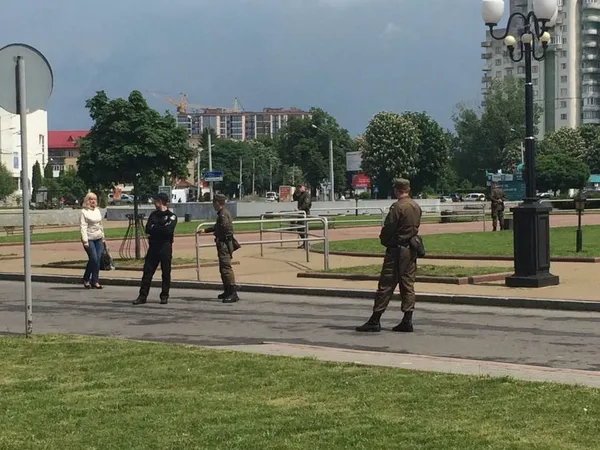 В очікуванні Президента: Волинську ОДА посилено охороняють (фото)