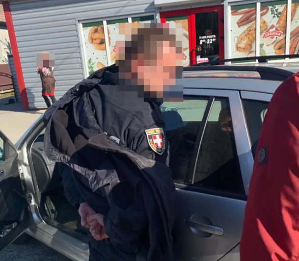 В крові поліцейського, затриманого на Волині за торгівлю психотропами, виявили наркотики (фото, відео)