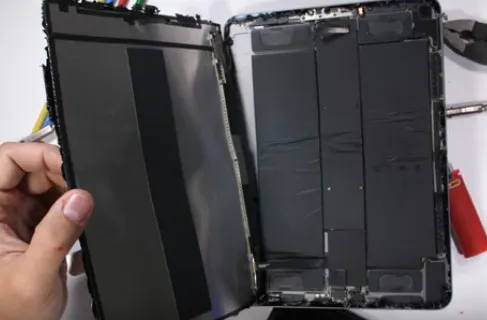 Новий iPad Pro за 800 доларів для тесту зігнули навпіл (відео)