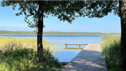 Піщаний берег і прозора, як сльоза, вода: на Волині є озеро, дно якого вкрите унікальним добривом (фото)