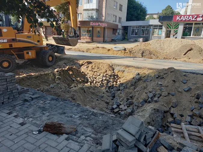 Реконструкція триває: що коїться на проспекті Волі у Луцьку (фото)