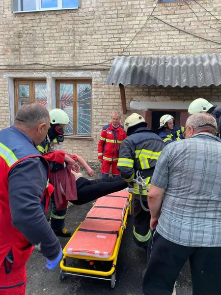 Підгоріла їжа: в Нововолинську через задимлення ледь не загинула жінка (фото, відео)