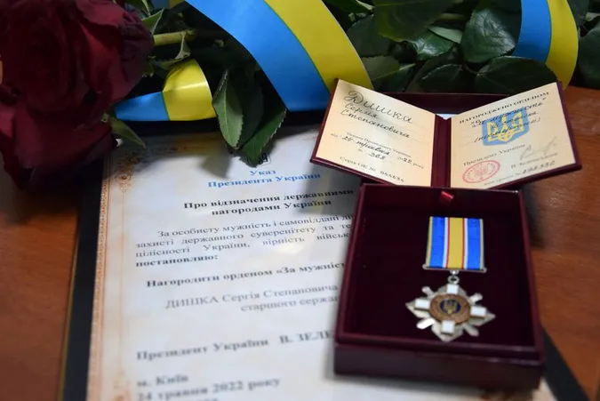 На Волині родичам двох загиблих прикордонників вручили нагороди