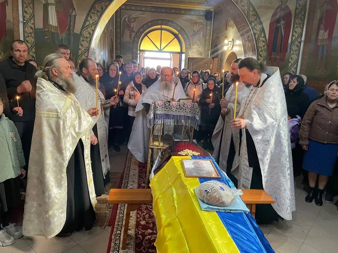 На Волині попрощались з 29-річним Героєм Миколою Півнем (фото)