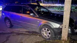У Луцьку п'яний підліток за кермом протаранив авто і електроопору (фото)