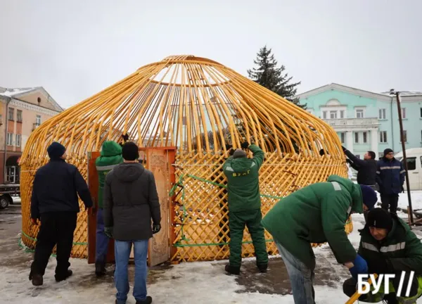 У Нововолинську встановлюють «Юрту Незламності» (фото)