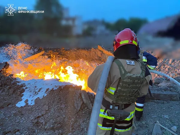 Показали наслідки нічного удару по Івано-Франківську (фото)