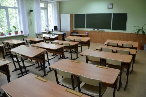 Більше пів тисячі волинських освітян досі залишаються відстороненими від роботи
