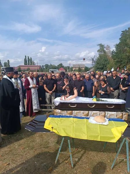 На Волині попрощалися із загиблим воїном Володимиром Котюком (фото)