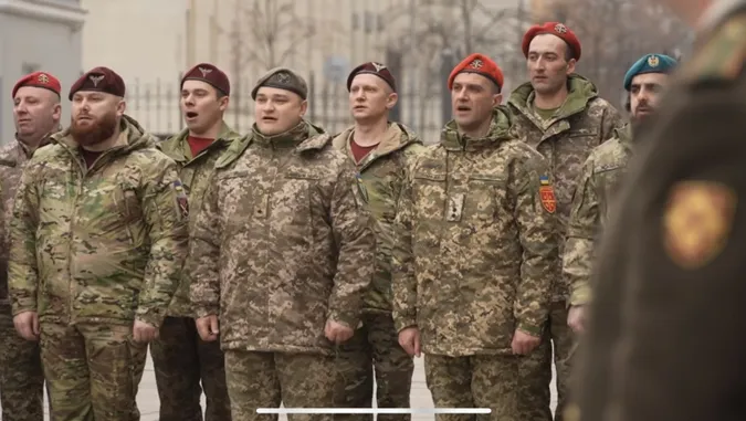 За мужність та відвагу: Зеленський нагородив воїна з Волині (фото)