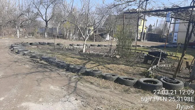 У Луцьку через захаращений двір у Старому місті планують водити туристів (фото)