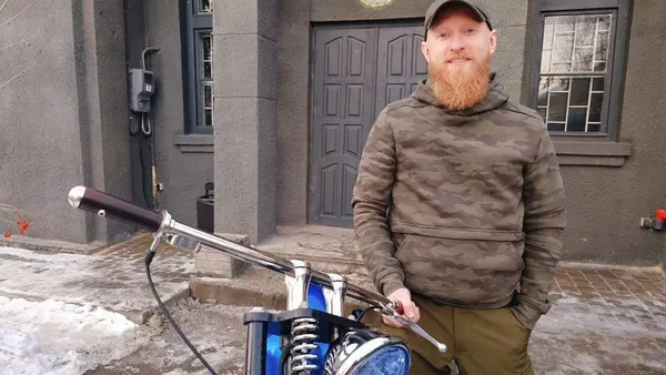 Волонтер Павло Цапюк
